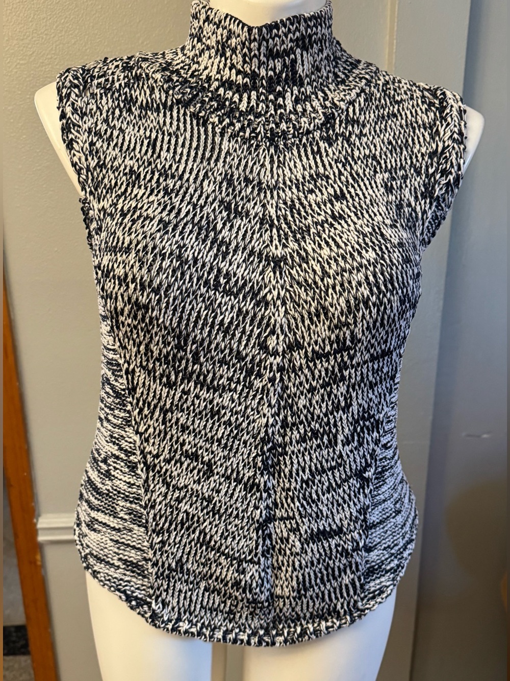 White House Black Market Black and White Knit Tank Top